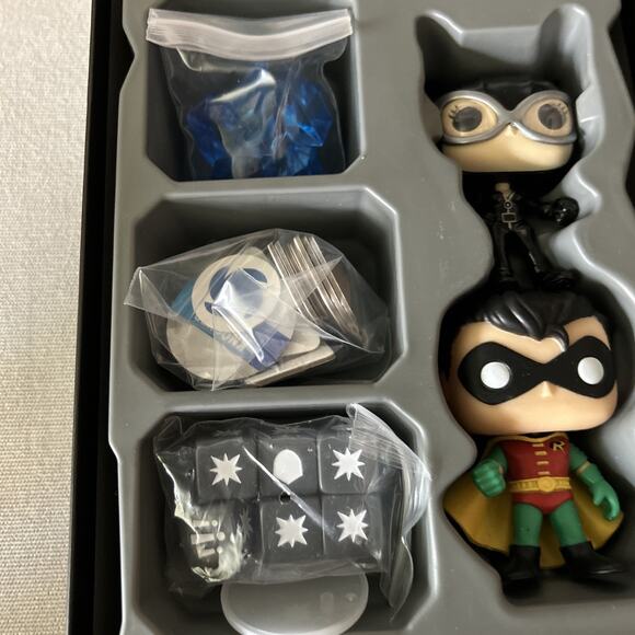 Funko Pop Funko Verse Strategy Game DC 101 Catwoman & Robin Complete - Picture 6 of 6